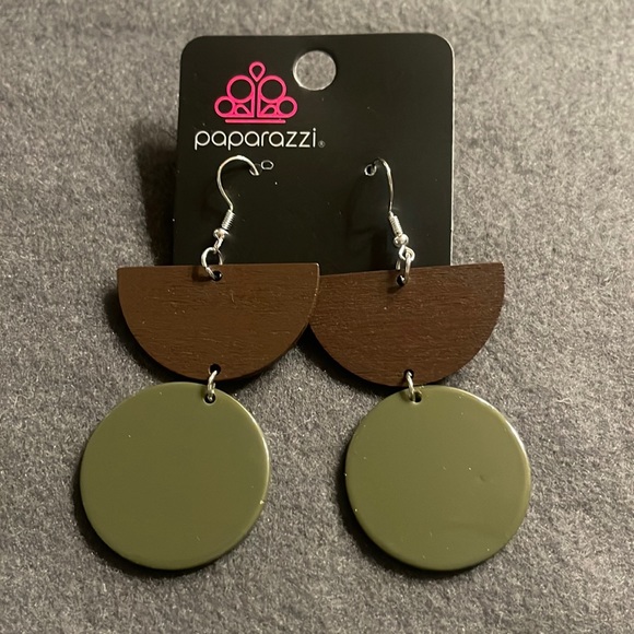 paparazzi earrings 💚